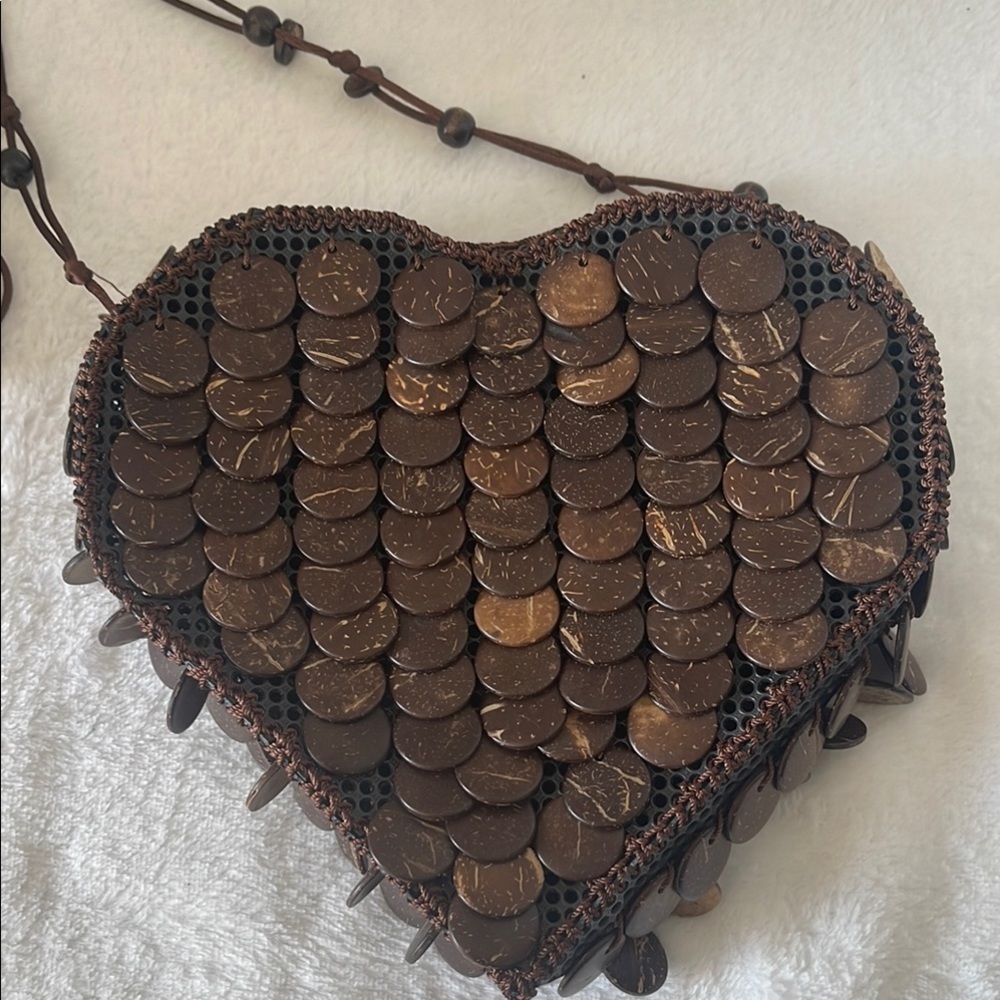 SHEIN Brown Textured Shoulder Bag
Heart shape purse
